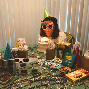 后进白嫩美女大白屁股
